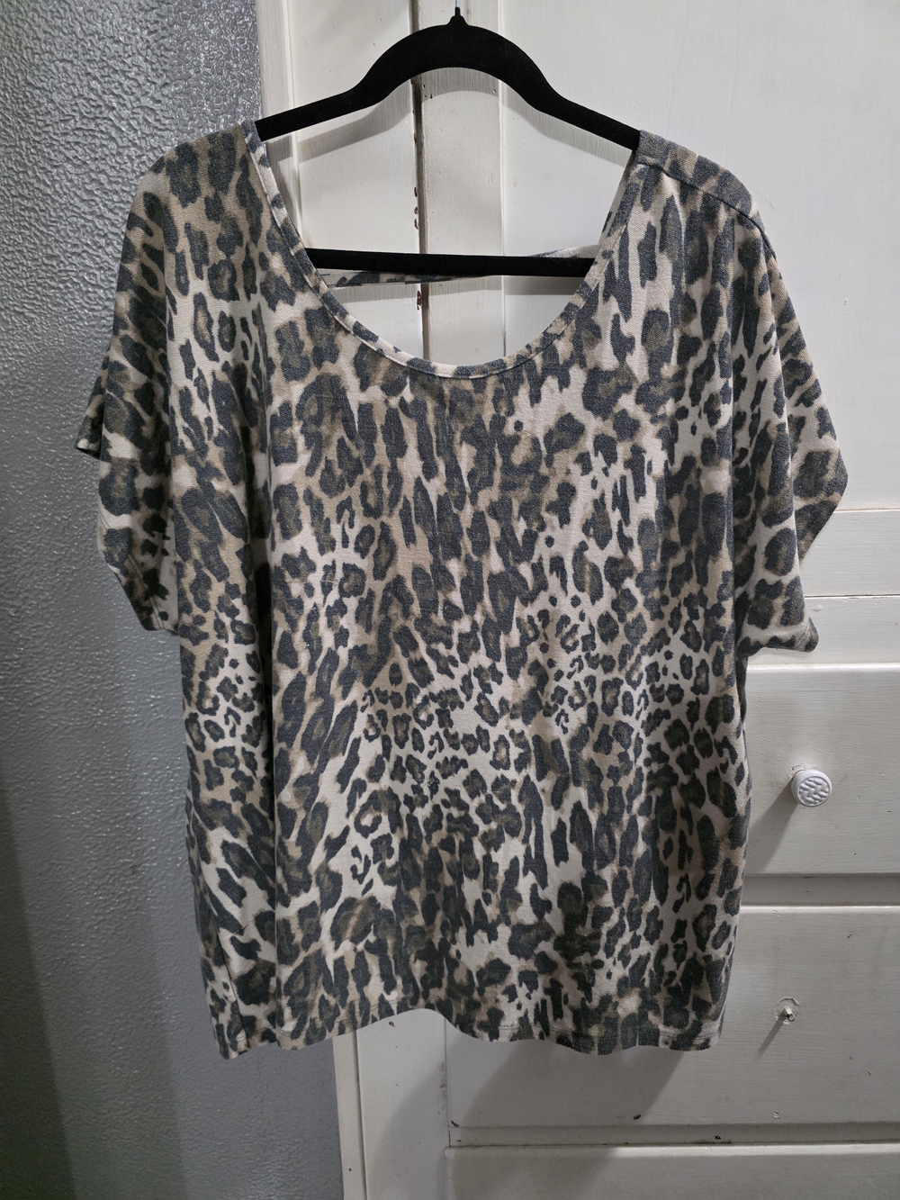 Cato Leopard Print Scoop Neck Top - Taupe & Gray